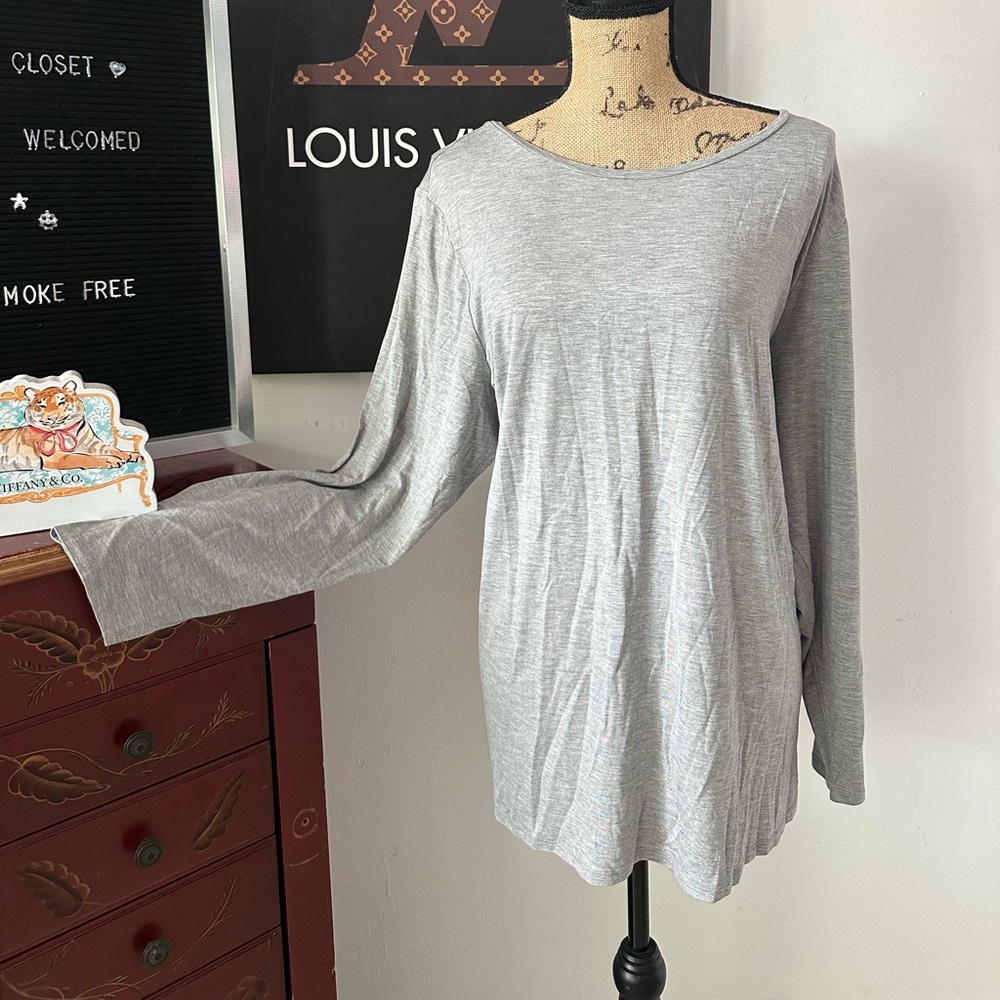 🆕Calvin Klein Gray Top